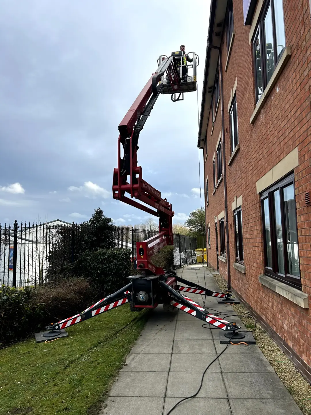  Commercial Gutter Cleaning In Rotherham, Doncaster and Barnsley 